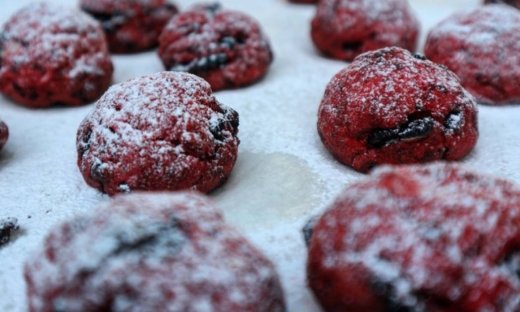 Red Velvet Oreo Cookies