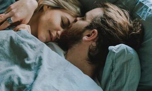 4 σημάδια που φανερώνουν ότι είναι καλός στο σεξ