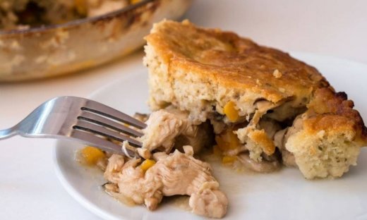 Κοτόπουλο σκεπαστό με τραγανή ζύμη