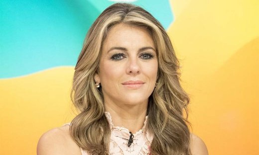 Η Elizaberth Hurley πόζαρε με το ίδιο φόρεμα 28 χρόνια μετά