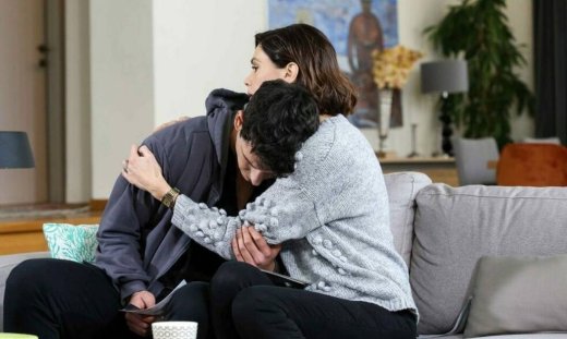 Η επιστροφή: Η Άννα εξοργίζεται με την Βίκυ, όταν ανακαλύπτει ότι η Ευγενία είναι ψυχολόγος