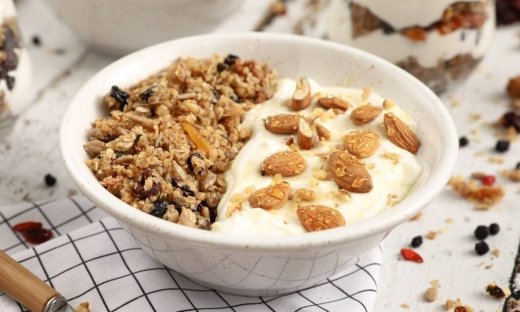 Σπιτική γκρανόλα