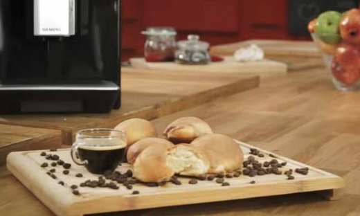 Γλυκά ψωμάκια με επικάλυψη καφέ