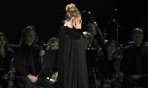 Είναι επίσημο! Η διάσημη τραγουδίστρια χώρισε και σόκαρε το κοινό