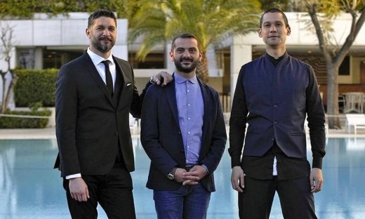 MasterChef: Δείτε τον Ιωαννίδη να... ροκάρει και Κουτσόπουλο-Κοντιζά να παίζουν μαξιλαροπόλεμο!(vid)