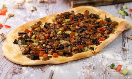 Λαχματζούν με μανιτάρια