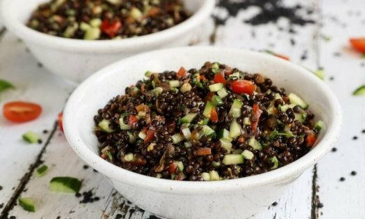 Σαλάτα με φακές beluga