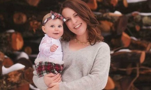 Εργαζόμενη μητέρα: Οι εξωπραγματικές απαιτήσεις της κοινωνίας σε ένα post μαμάς που έγινε viral