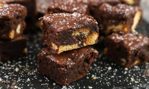 Brownies με τσουρέκι