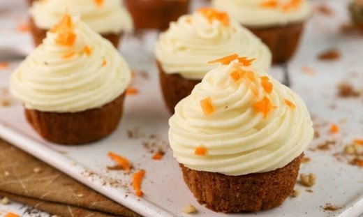 Carrot cake cupcakes