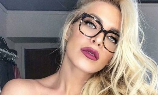 Είδαμε την Καινούργιου στη Μύκονο και εντυπωσιαστήκαμε