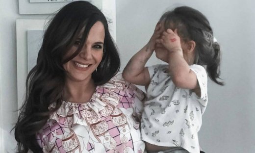 Ελιάνα Χρυσικοπούλου: Δείτε τι κάνει στο μπάνιο με την κόρη της (pics)