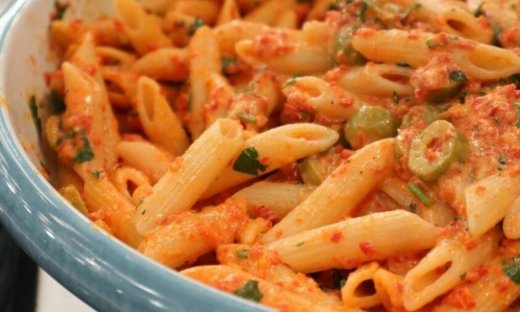 Πένες με σάλτσα από κατίκι Δομοκού και πιπεριές Φλωρίνης από τον Γιώργο Τσούλη!