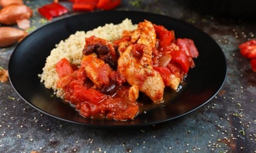 Κοτόπουλο με κινόα από τον Γιώργο Τσούλη