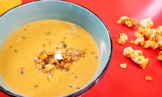 Κολοκυθόσουπα βελουτέ με καραμελωμένα popcorn