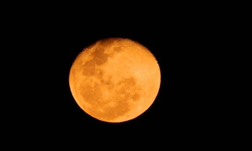 «Πανσέληνος της Φράουλας»: Πότε θα τη δούμε - Γιατί ονομάζεται έτσι (pics)