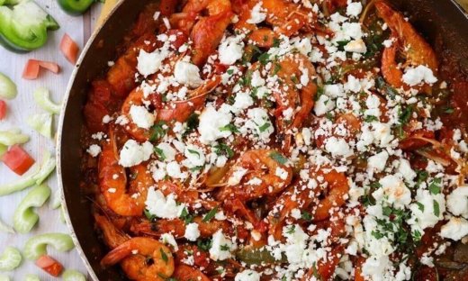 Εύκολη συνταγή: Γαρίδες σαγανάκι από τον Γιώργο Τσούλη