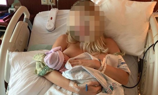 Πριν λίγες ώρες έγινε μαμά για δεύτερη φορά και ανέβασε την πρώτη της φωτογραφία (pic)