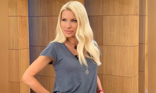 Κορίτσια, η Ελένη μας δείχνει πώς να φτιάξουμε τα μαλλιά μας το καλοκαίρι! (Video)