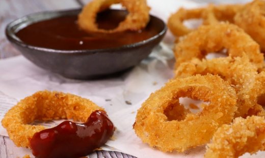 Πεντανόστιμα onion rings από τον Γιώργο Τσούλη