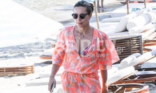 Μαριέττα Χρουσαλά: Μαυρισμένη στη Μύκονο - Την «τσακώσαμε» στην παραλία (photos)