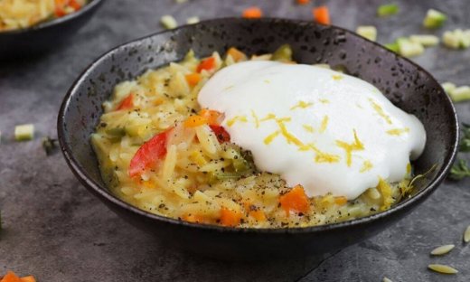 Κριθαρότο με λαχανικά και μους φέτας από τον Γιώργο Τσούλη