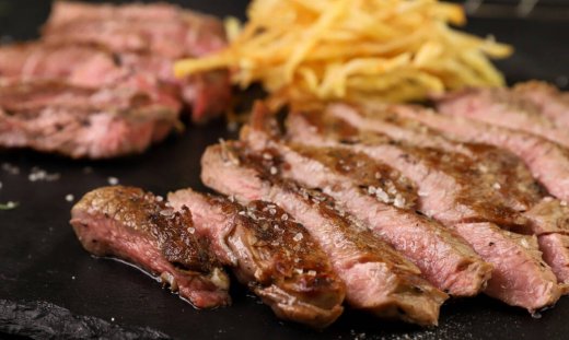 Πεντανόστιμες μοσχαρίσιες μπριζόλες από τον Γιώργο Τσούλη