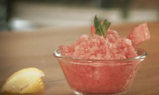 Δροσιστική γρανίτα με καρπούζι τζίντζερ & δυόσμο