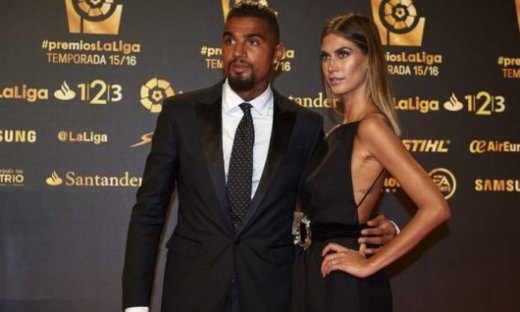 Mελίσα Σάτα: Η σύντροφος του Μπόατενγκ δεν αφήνει τίποτα στη φαντασία με αυτό το μπικίνι (pics)