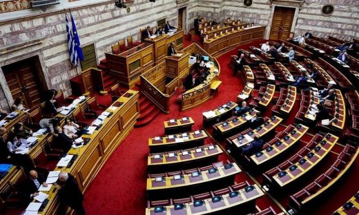 Η πρώτη παραίτηση βουλευτή - Δείτε ποιος παραδίδει την έδρα του