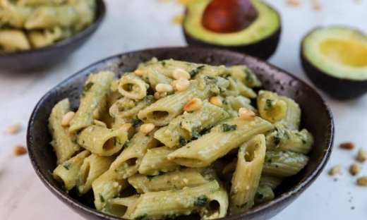 Πένες με πέστο αβοκάντο από τα χεράκια του Γιώργου Τσούλη