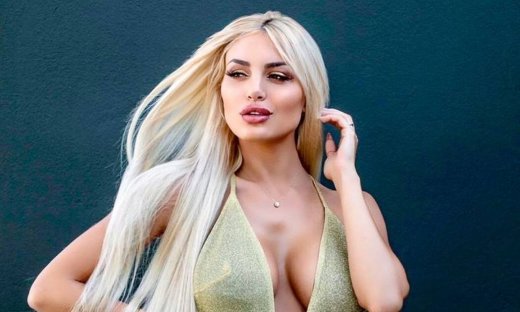 Απίστευτο! Έχετε δει την Αλεξάνδρα Παναγιώταρου με... ρόλεϊ στο κεφάλι; (video)