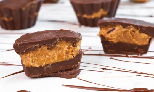 Σοκολατάκια γεμιστά με φυστικοβούτυρο σκέτος πειρασμός 