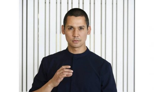 Σωτήρης Κοντιζάς: Το παιδιά του παίζουν ξέγνοιαστα και η γκριμάτσα του είναι όλα τα λεφτά (video)