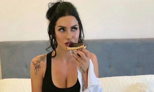 Ζέτα Θεοδωροπούλου: Αποκάλυψε γιατί γέννησε πρόωρα το πρώτο της παιδί (photos)