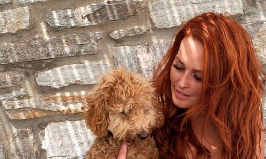 Η Σίσσυ Χρηστίδου μας δείχνει τις ρυτίδες της και τα άσπρα της μαλλιά