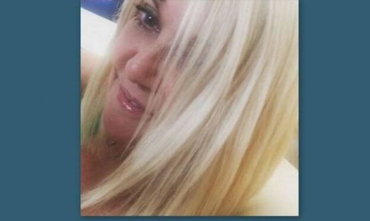 Έξαλλη η Ρούλα Κορομηλά: «Πεθαίνω και δεν το ξέρω; Ντροπή!» (photos)