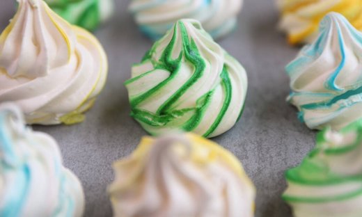 Γρήγορη και εύκολη συνταγή από τον Τσούλη: Μαρεγκάκια (Μπεζέδες)