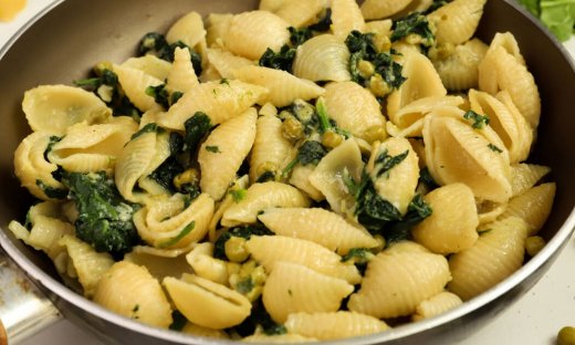 Πεντανόστιμα Ζυμαρικά με σπανάκι