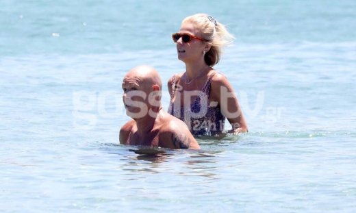 Καλημέρης-Κοντοβά: Τρυφερές στιγμές στη Μύκονο για το ευτυχισμένο ζευγάρι (photos)