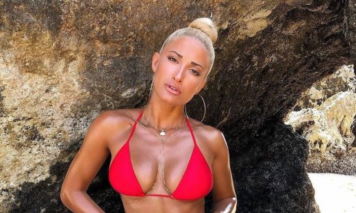 Η Ιωάννα Τούνη στο Instagram έτσι όπως τη γέννησε η μαμά της (photos)