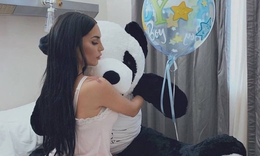 Εξιτήριο για τη Ζέτα Θεοδωροπούλου – Η εικόνα της μετά τον τοκετό είναι απίστευτη (Photos)