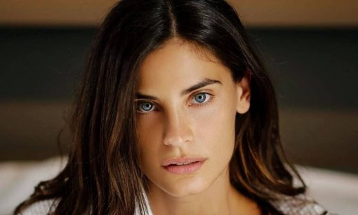  Η Χριστίνα Μπόμπα σε καλοκαιρινό mood με μαγιό Σήλιας Κριθαριώτη (photos)