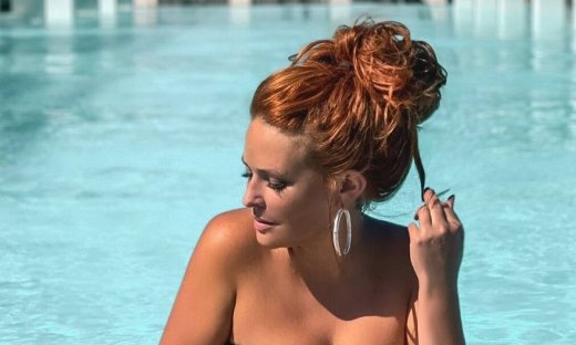 Σίσσυ Χρηστίδου: Οι φωτογραφίες της με μαγιό έχουν «ρίξει» το Instagram (photos)