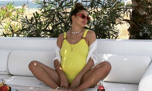 Ελένη Χατζίδου: Όλες οι εμφανίσεις της με μαγιό στην εγκυμοσύνη (pics)