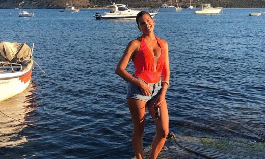 Σταματίνα Τσιμτσιλή: Ανέβασε την πιο όμορφη φωτογραφία με τις κόρες της από την Πάρο (pics)