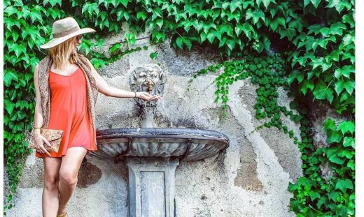 Μαντώ Γαστεράτου: Ποζάρει στιλάτη στον πέμπτο μήνα της εγκυμοσύνης της (photos)