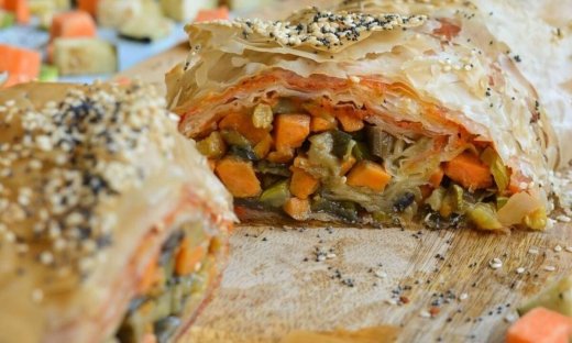 Αξίζει να φτιάξεις αυτή τη συνταγή του Τσούλη! Στρούντελ λαχανικών