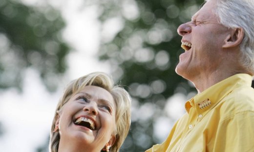 Hillary Clinton: Δε φαντάζεστε με ποια φώτο ευχήθηκε στον σύζυγό της για τα 73α γενέθλιά του (pics)