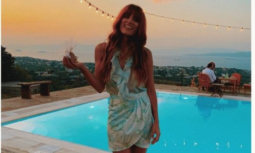 Μαίρη Συνατσάκη: Πήγε καλεσμένη σε γάμο και δεν πάει ο νους σας τι έκανε (pics+video)